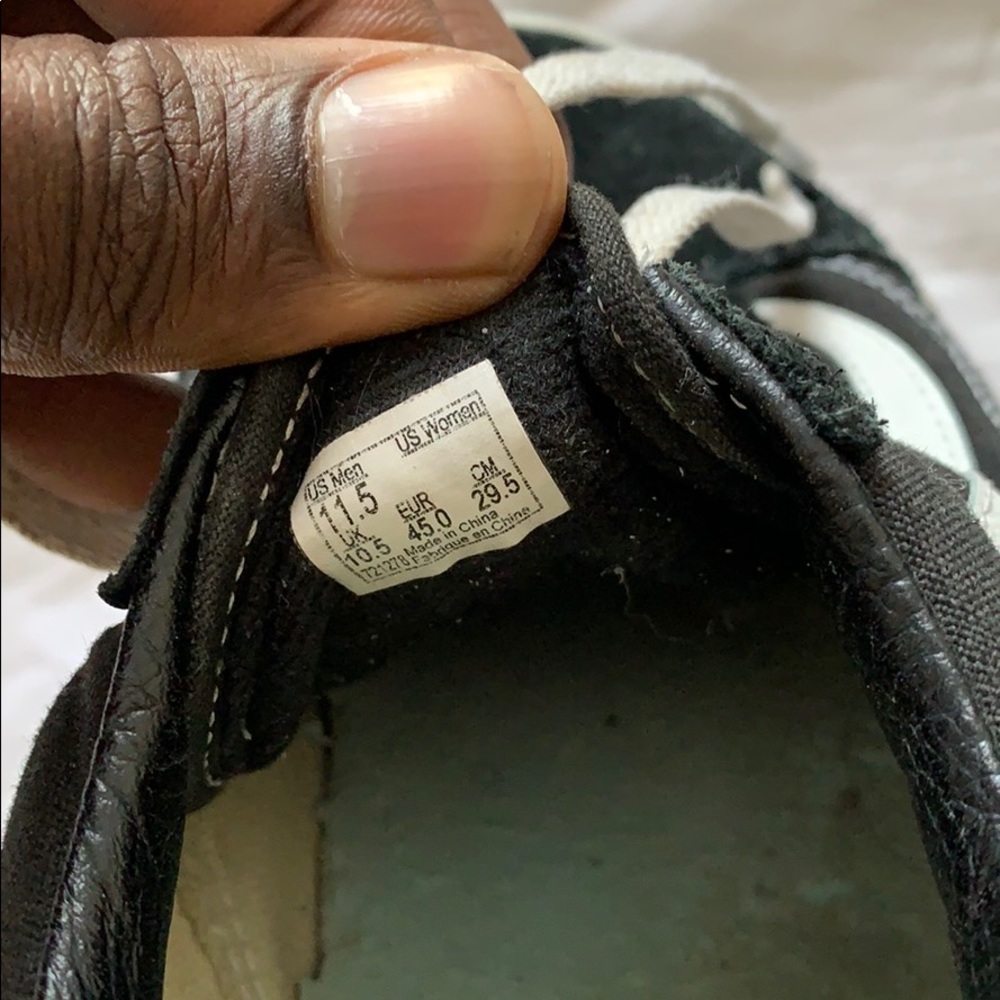 Vans - Picture 3 of 6